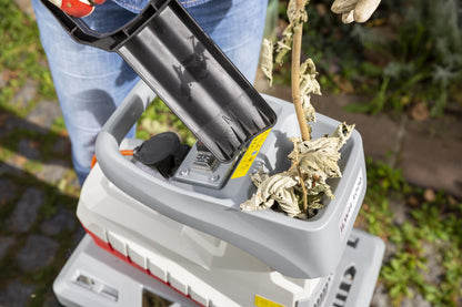 IKRA Elektro Gartenhäcksler ILWH 3000, leise robust wartungsarm, starke 3.000W, Aststärke bis 45mm, Blauer Engel