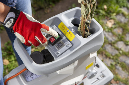 IKRA Elektro Gartenhäcksler ILWH 3000, leise robust wartungsarm, starke 3.000W, Aststärke bis 45mm, Blauer Engel